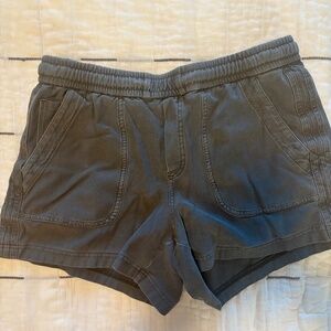 Athleta Farallon shorts size 6 women’s